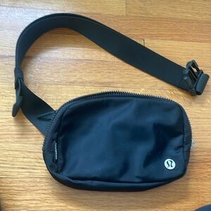 lululemon cross body bag